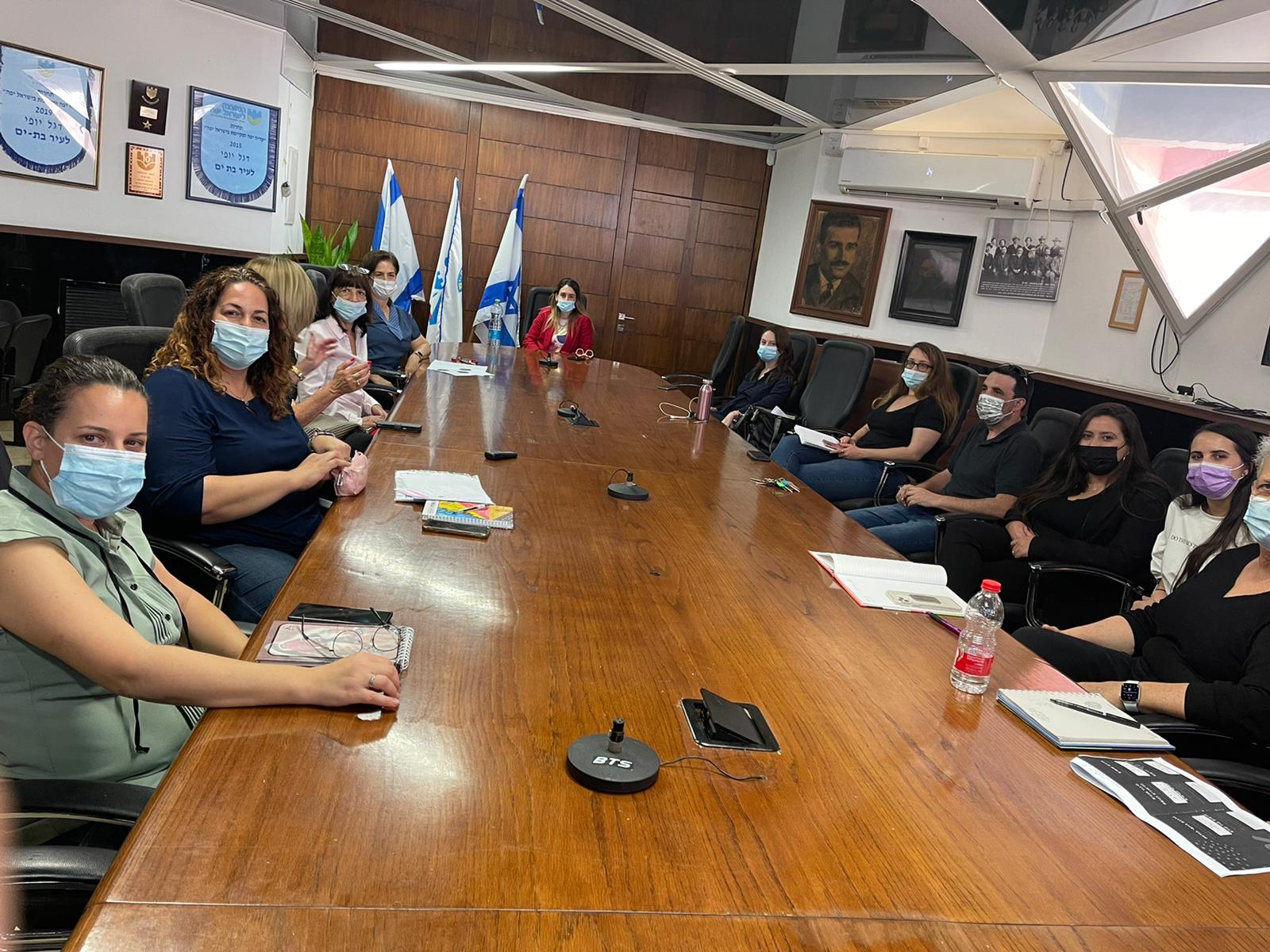 שולחן עגול למיגור האלימות צילום: אור ויטא