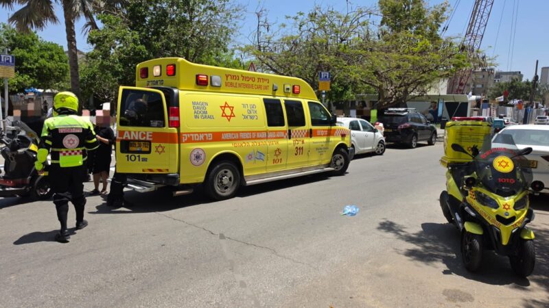 תושב תקף את שכנו ברחוב ביאליק, צילום מד"א